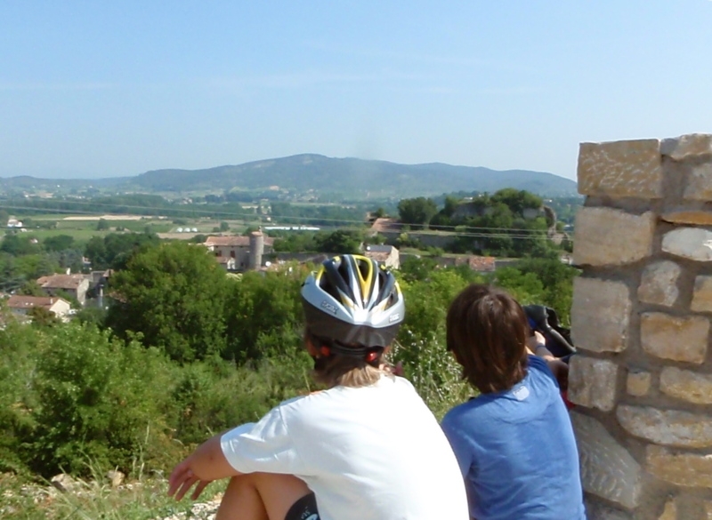Village Camps International Summer Camp Ard&egrave;che, France 2019-07-26 https://www.villagecamps.com/journals_admin/images/17-8-Mael and Nicolo over Salavas.jpg